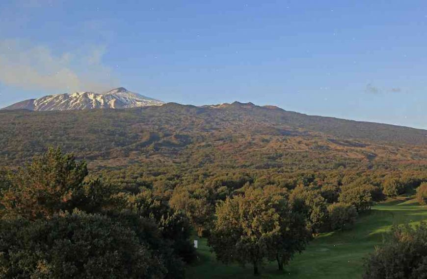 Golfing in Sicily: owners of secret island hideaway hope to win Open